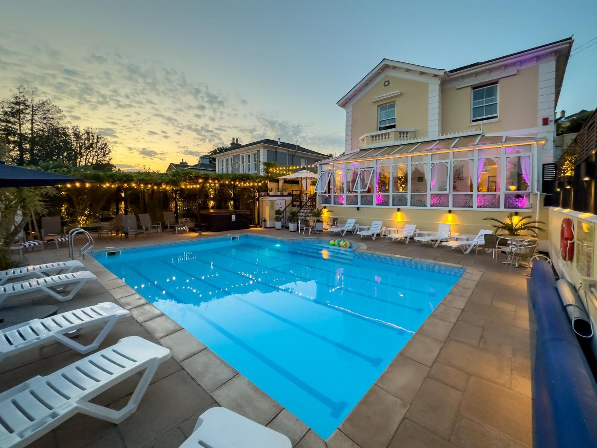 Riviera Lodge Hotel Torquay Bagian luar foto