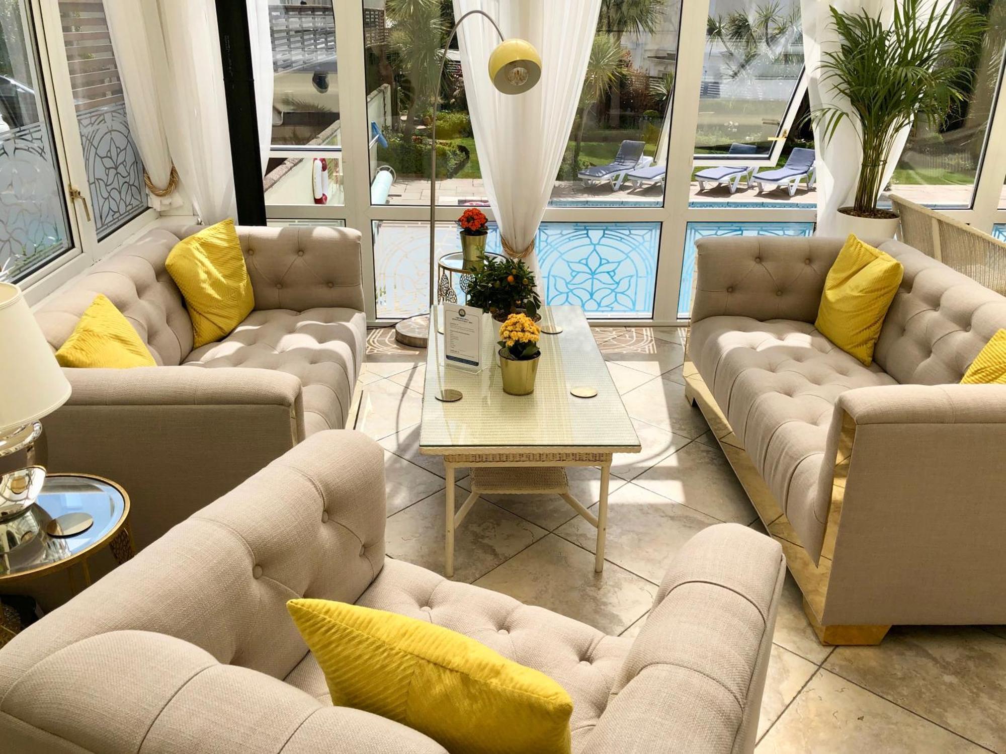 Riviera Lodge Hotel Torquay Bagian luar foto