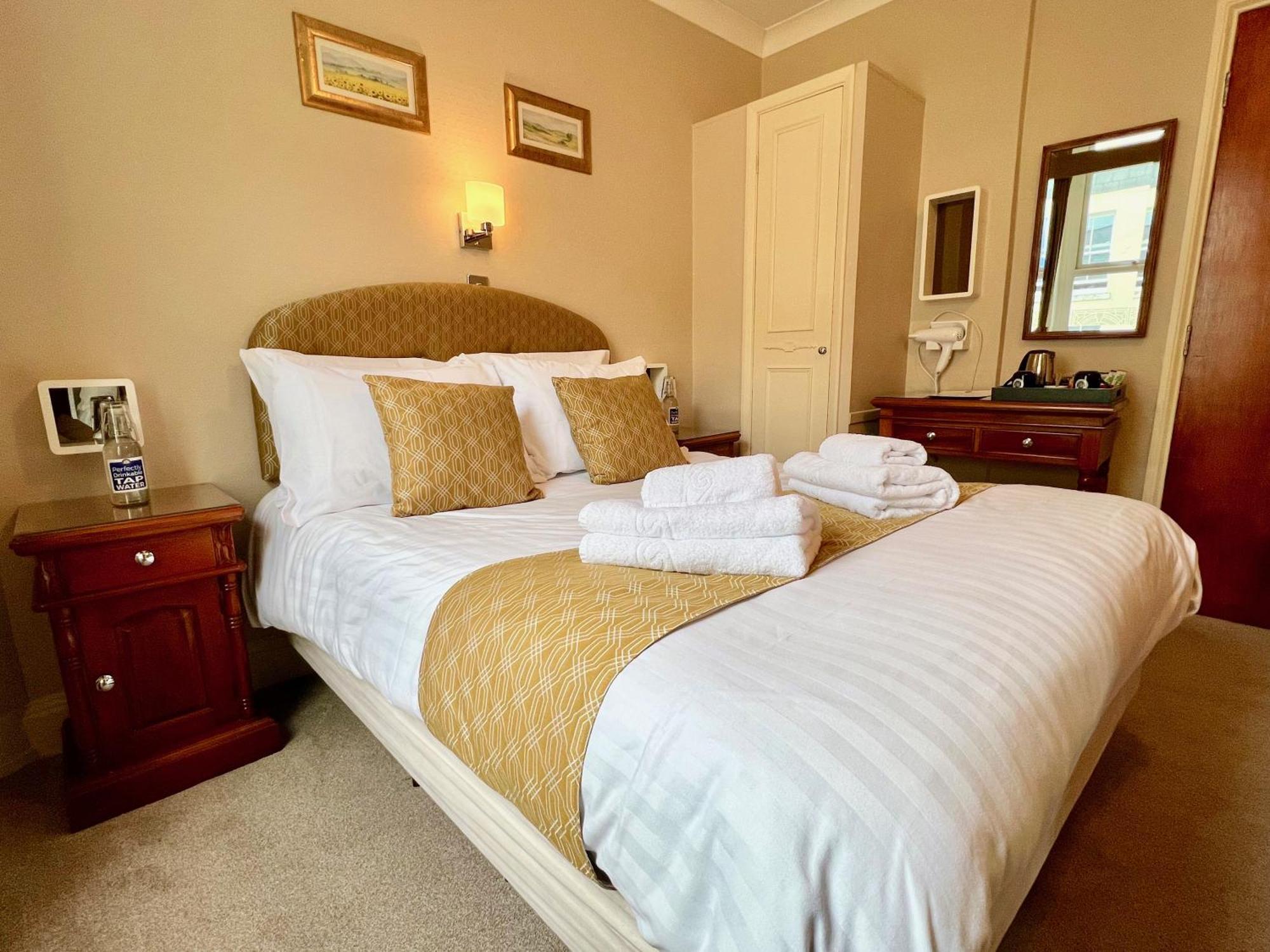 Riviera Lodge Hotel Torquay Bagian luar foto