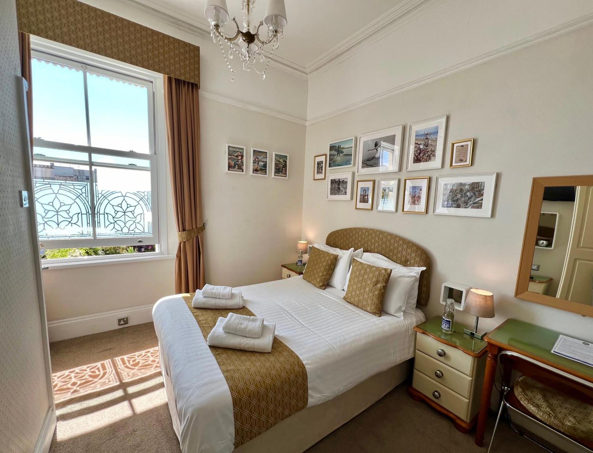 Riviera Lodge Hotel Torquay Bagian luar foto
